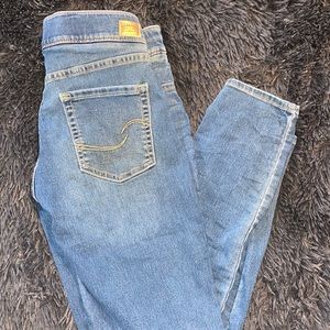 Totally Shaping Levi’s Skinny jean